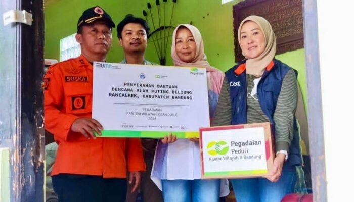 Pegadaian Beri Bantuan pada Masyarakat Korban Puting Beliung di Rancaekek-Jatinangor