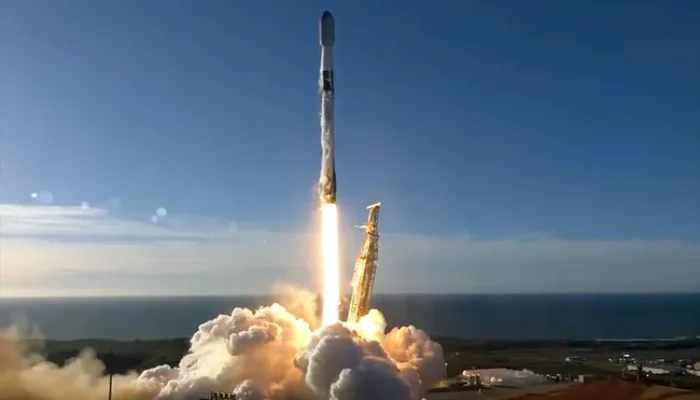 Hari Ini SpaceX akan Meluncurkan 24 Satelit Starlink dari Florida