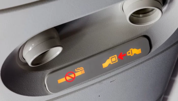 Gara-gara Tanda Larangan Merokok di Toilet Pesawat,  United Airlines Tangguhkan 5 Penerbangan Airbus A321neo 
