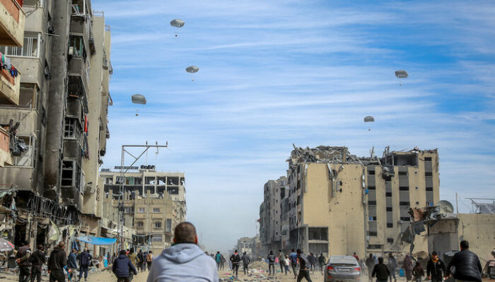 Biden Umumkan AS Kirim Pasokan Bantuan dari Udara untuk Warga Gaza