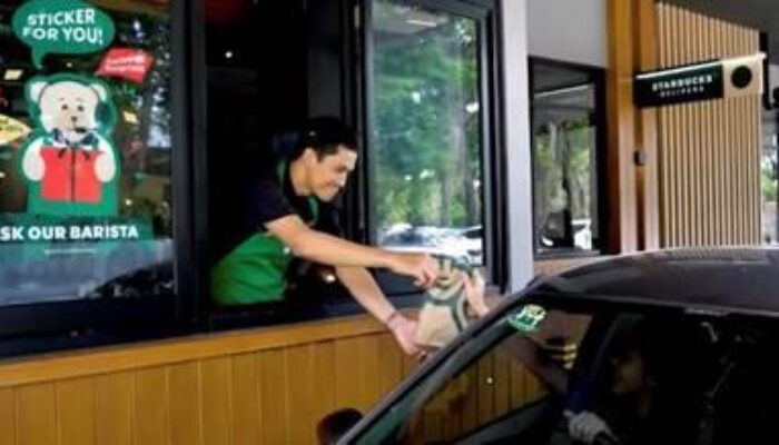 Starbucks Meriahkan Ramadan dengan Program Stiker Drive-Thru Pertamanya di Indonesia