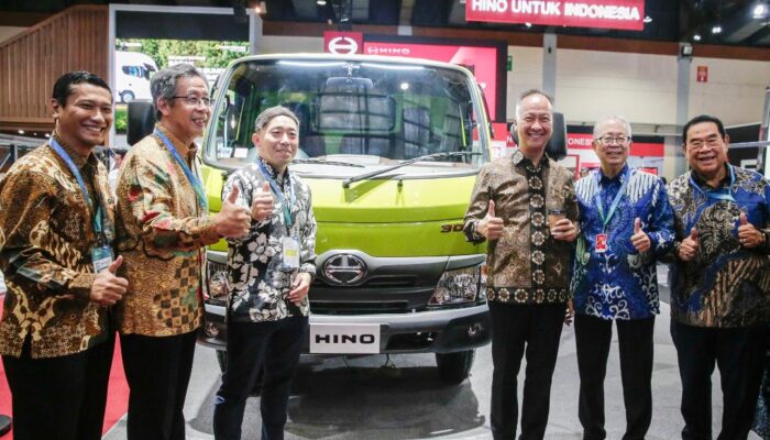 Hino Motors Pamerkan Kendaraan yang Bersertifikat Resmi TKDN  dari Kementerian Perindustrian