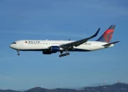 Penggemar Taylor Swift Gugat Delta Air Lines karena Dilecehkan Mekanik dalam Penerbangan