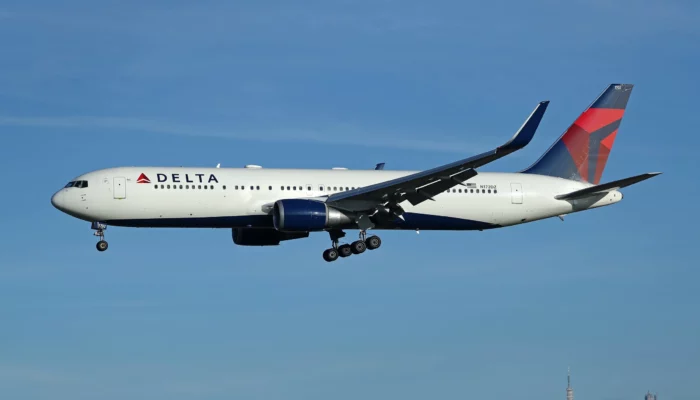Penggemar Taylor Swift Gugat Delta Air Lines karena Dilecehkan Mekanik dalam Penerbangan