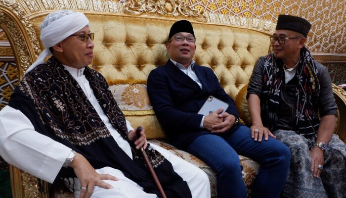 Ridwan Kamil dan Buya Yahya Memaknai Keindahan Kiswah Ka’bah di Jakarta