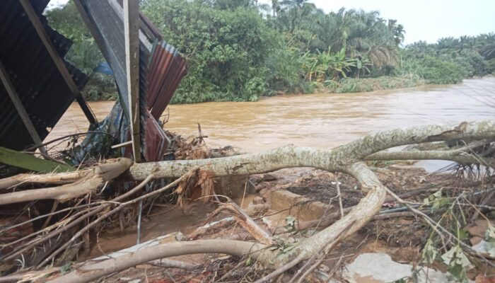 Banjir Bandang di Afghanistan Menewaskan Sedikitnya 153 Orang, WFP : 300 Tewas