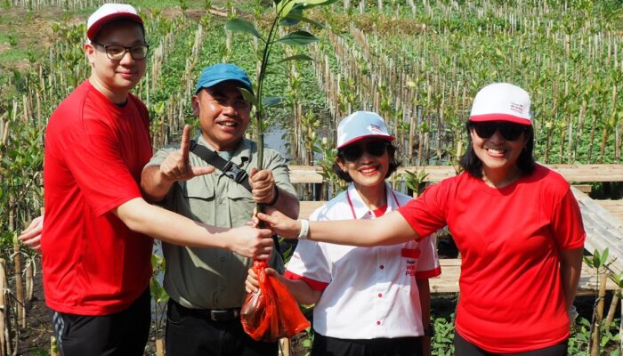 Aksi Hijau #WINGSPeduliLingkungan, Yayasan WINGS Peduli Tanam Ratusan Pohon Mangrove