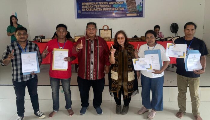 Anyaman Rotan dan Pelepah Pisang, Produk Kriya Lokal yang Siap Bersaing di Kancah Internasional