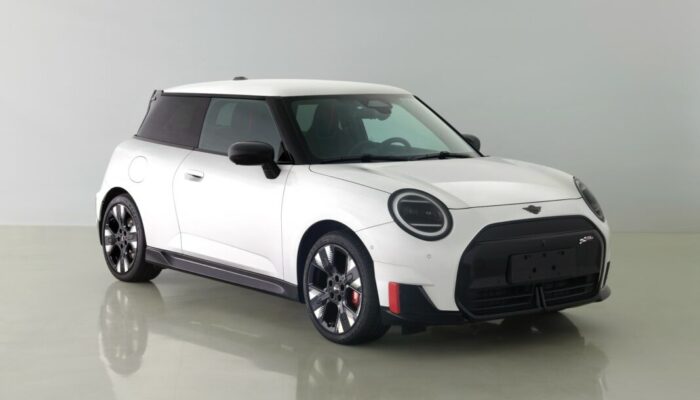 Mini John Cooper Works Mampu Melaju 200 Kilometer per Jam