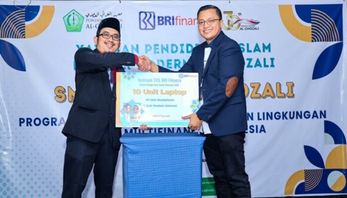 BRI Finance Dukung Pendidikan Pesantren Dengan Literasi Keuangan