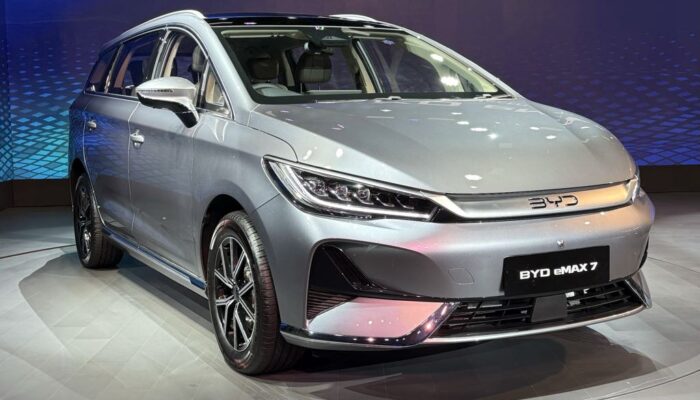 BYD eMax 7 Dijual Mulai Rp490 jutaan, Lawan Tangguh Toyota Innova Hycross?