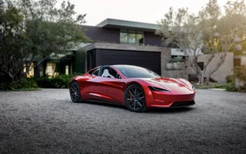 Peluncuran Tesla Roadster masih Dibalut Misteri