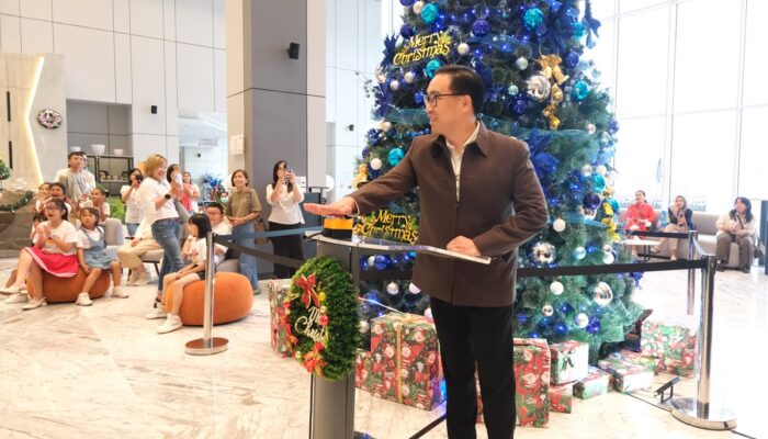 Meriahkan Semangat Natal, Harris Hotel & Convention Cibinong City Mall Bogor Gelar “Light Up Christmas Tree”