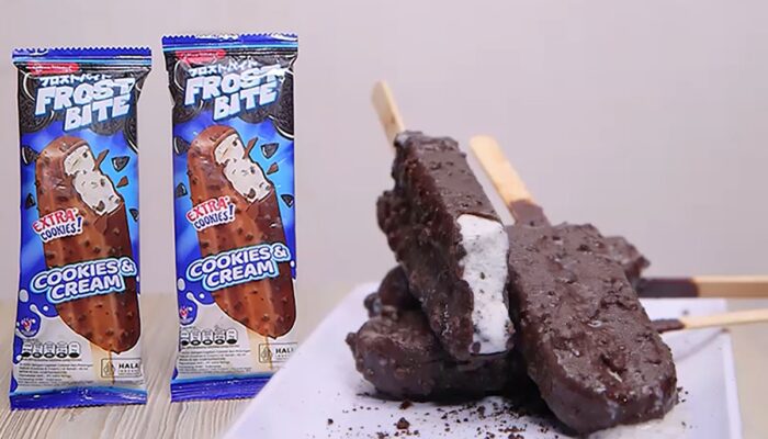 Inovasi Baru di Tahun Baru, Frostbite Cookies & Cream Stik dengan Sensasi Ekstra Cookies!