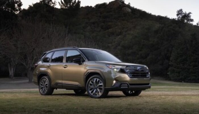 Subaru Umumkan Harga SUV Hybrid Subaru Forester 2025