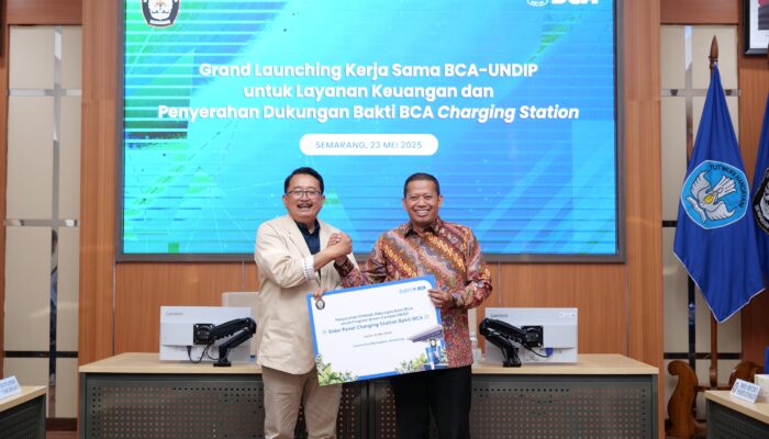 BCA dan UNDIP Kerja Sama Hadirkan Fasilitas Pembayaran Kuliah di myBCA dan Solar Panel Charging Station