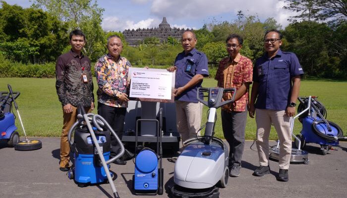 Kawan Lama Solution Bersihkan Candi Borobudur Jelang Waisak Lewat Program #SolusiBersih