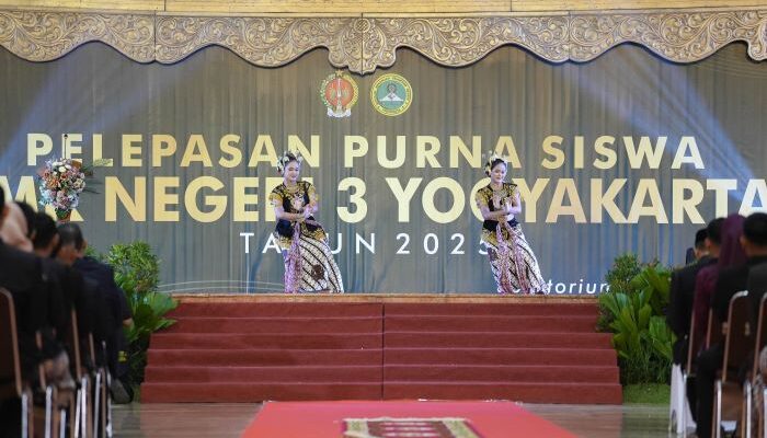 Resmi Serahkan Kembali Ke Orang Tua, SMKN 3 Yogyakarta Lepas 627 Siswa Kelas XII   