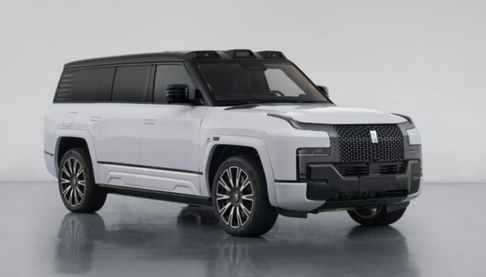 Yangwang U8L: SUV Ultra-Mewah BYD dengan Lencana Emas 24K & Kabin 6 Kursi Eksekutif
