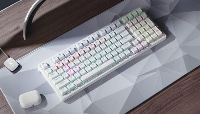 Lenovo Rilis Keyboard Mekanis RGB Murah dengan Hot-Swap & Tri-Mode, Mulai Rp200 Ribuan