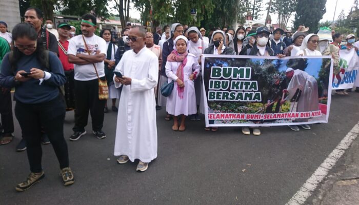 Aksi Damai Umat Katolik Kevikepan Bajawa dalam Peringatan Hari Lingkungan Hidup Sedunia