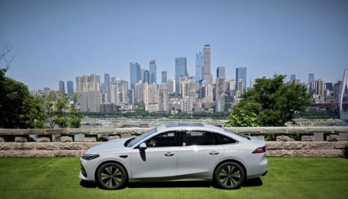 Geely Galaxy A7 EM-i Meluncur dengan Teknologi Leishen AI Hybrid 2.0, Jangkauan Tembus 2.100 KM