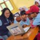 Program pelatihan literasi digital langsung kepada masyarakat dan siswa-siswi di daerah terpencil—salah satunya di SDN Riung Gunung.