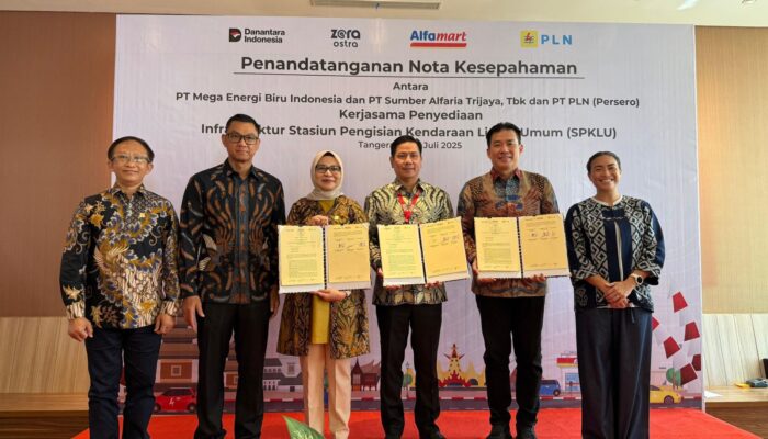 MEBI, PLN, dan Alfamart Bangun 3.000 SPKLU Dukung Transisi Energi Nasional