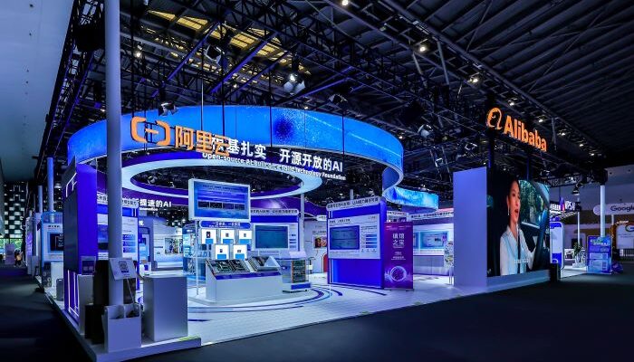 Alibaba Tampilkan Kokpit Cerdas, Kacamata AI, dan Kolaborasi Global di WAIC 2025