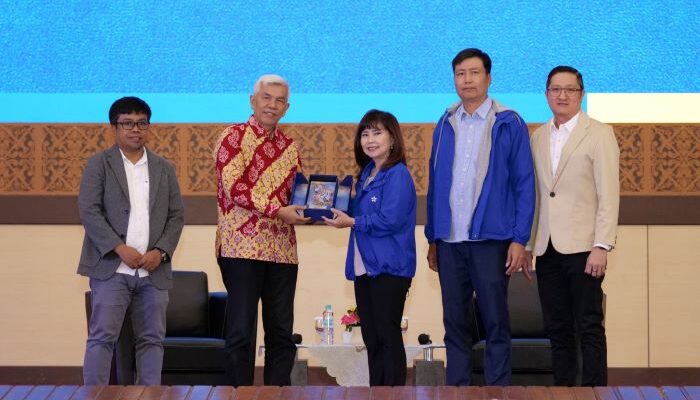 Direktur BCA Ajak Mahasiswa Universitas Andalas Beradaptasi Terhadap Perubahan