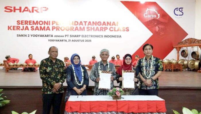 Sharp Indonesia Perkuat Komitmen ESG dengan Program Sharp Class di SMKN 2 Yogyakarta