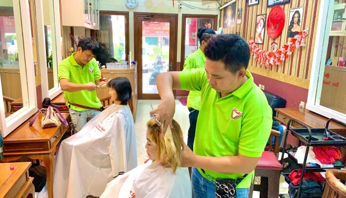 Dari Mimpi Ciptakan Lapangan Kerja, De’cuts Jadi Salon Pilihan Warga