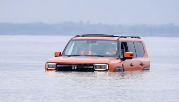 Jetour Zongheng G700 Jadi SUV Pertama yang Berhasil Menyebrangi Sungai Yangtze