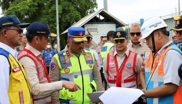 Kakorlantas Polri Tinjau Kesiapan Operasi Ketupat 2026 di Pelabuhan Ciwandan