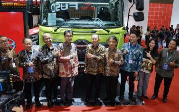 Hino Luncurkan Bus 4×4 untuk Operasional Medan Berat