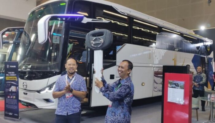 DAMRI Tambah 10 Bus Hino untuk Layanan Trip 3 Negara RI-Malaysia-Brunei