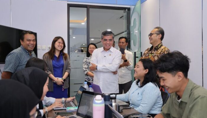 Menaker Yassierli Tekankan Sertifikasi Kompetensi bagi Lulusan Magang